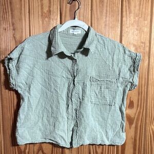 Blu Pepper Light Green Short Sleeve Button-Up Shirt Size Small